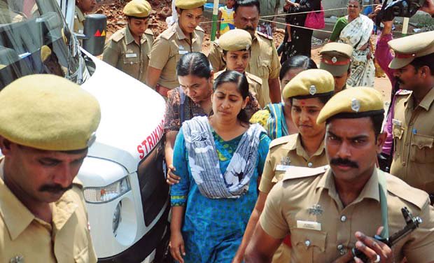 ജയില് മോചിതയായ മാവോയിസ്റ്റ് പി എ ഷൈന യുടെ വെളിപ്പെടുത്തല് : പിടികൂടിയ ശേഷം വ്യാജ ഏറ്റുമുട്ടലില് കൊലപ്പെടുത്താന് ശ്രമിച്ചു