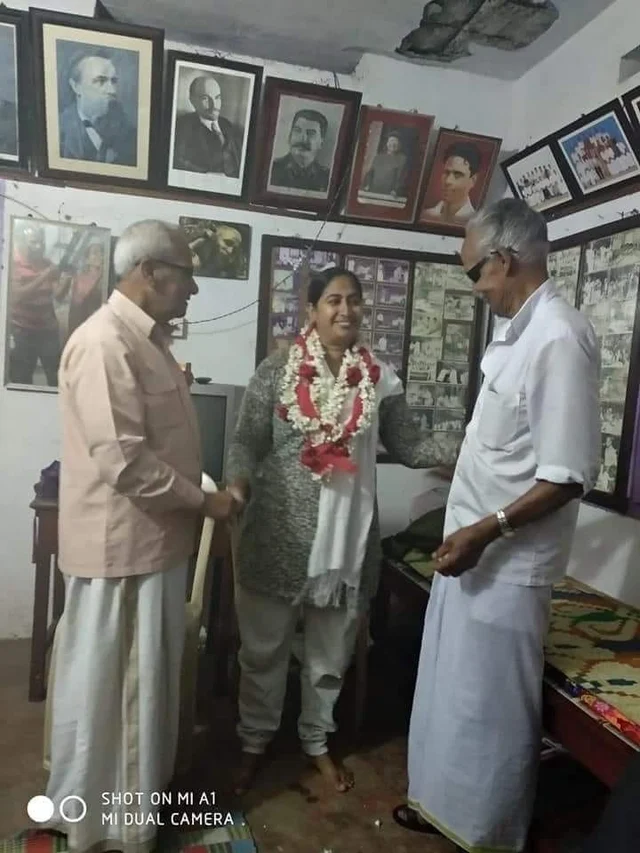 ജയില് മോചിതയായ മാവോയിസ്റ്റ് പി എ ഷൈന യുടെ വെളിപ്പെടുത്തല് : പിടികൂടിയ ശേഷം വ്യാജ ഏറ്റുമുട്ടലില് കൊലപ്പെടുത്താന് ശ്രമിച്ചു