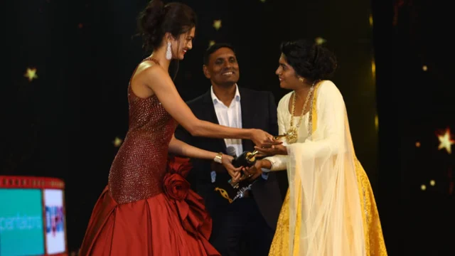 നിവിന് പോളി മികച്ച നടന്, ഐശ്വര്യ ലക്ഷ്മി നടി, ലിജോ ജോസ് പെല്ലിശേരി സംവിധായകന്; സൈമ 2018 പുരസ്ക്കാര വിതരണം നടന്നു