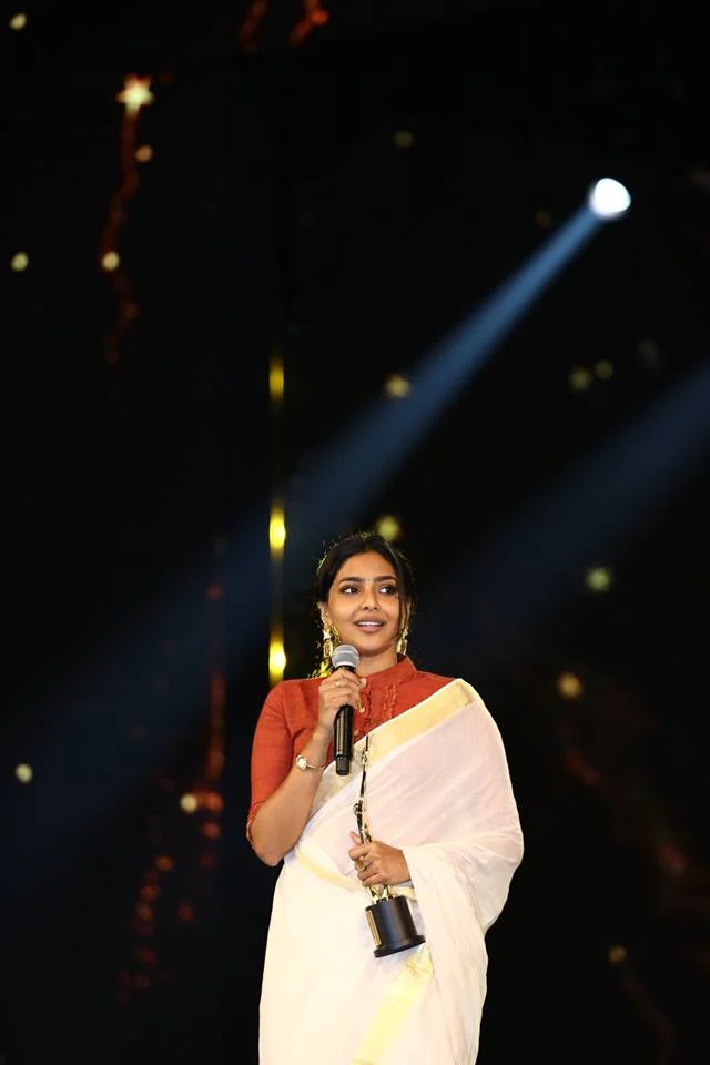 നിവിന് പോളി മികച്ച നടന്, ഐശ്വര്യ ലക്ഷ്മി നടി, ലിജോ ജോസ് പെല്ലിശേരി സംവിധായകന്; സൈമ 2018 പുരസ്ക്കാര വിതരണം നടന്നു