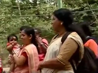 ചോറൂണിനായി പമ്പയില് എത്തിയ സംഘം