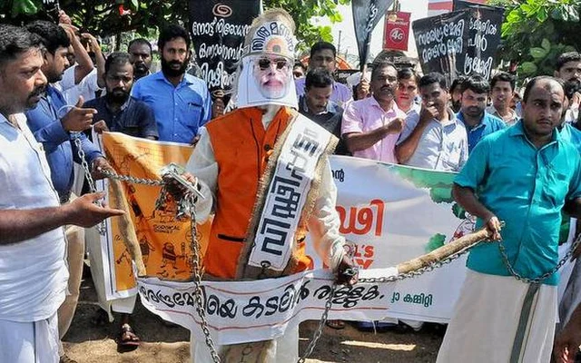 നോട്ട് നിരോധനത്തിനെതിരെ നടത്തിയ പ്രതിഷേധം 