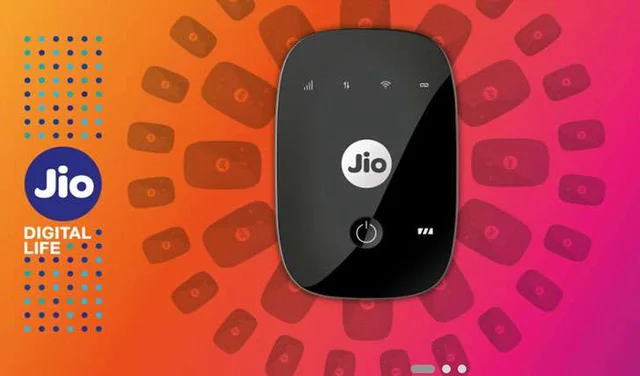 ദീപാവലി പൊടിപൊടിക്കാന് ജിയോ! 100 ശതമാനം ക്യാഷ്ബാക്ക്, ഫ്രീ ജിയോഫൈ, ഓഫറോടെ ജിയോഫോണ് 2