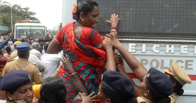 ഇന്ത്യന് രാഷ്ട്രീയത്തെ പിടിച്ചുകുലുക്കിയ ആറ് സമരങ്ങള്