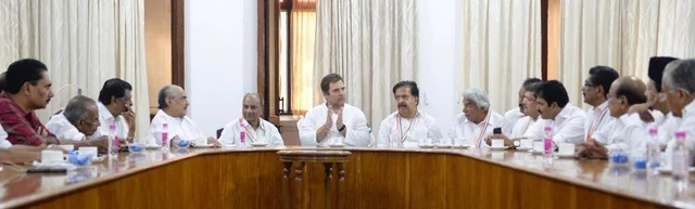 യുഡിഎഫില് സീറ്റ് വിഭജനം സങ്കീര്ണം; ലീഗും കേരള കോണ്ഗ്രസും കൂടുതല് സീറ്റ് ആവശ്യപ്പെട്ട് രാഹുലിന് മുന്നില്
