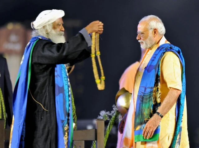 മുസ്ലീം വിദ്യാര്ത്ഥിയെ താലിബാനെന്ന് വിളിച്ച് ജഗ്ഗി; മാപ്പ് സ്വീകരിക്കാതെ ലണ്ടന് സ്കൂള് ഓഫ് എക്കണോമിക്സ് യൂണിയന്; ‘സദ്ഗുരു’വിനെ വകതിരിവ് പഠിപ്പിച്ച് വിദ്യാര്ത്ഥികള്