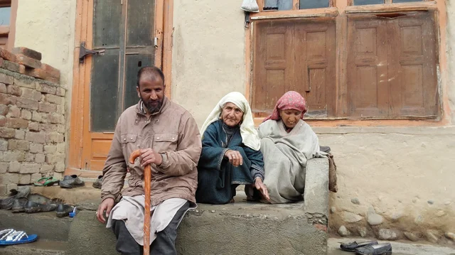 فضی بیگم اپنے بیٹی محمد شابان اور بیٹی سکینہ کے ساتھ