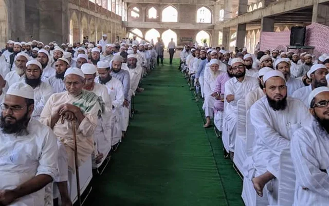 اسلامی نہج پر فرد کی تربیت اور معاشرے کی اصلاح میں علماء کرام کا اہم کردار