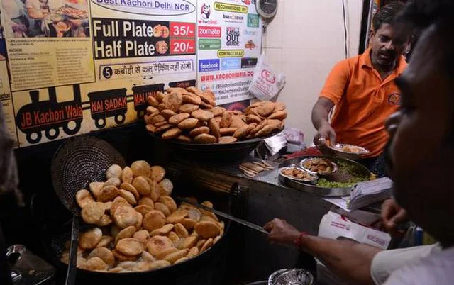 دل والوں کی دلّی کا دل ’دلّی-6‘، اور اس دل کا ایک حصہ ’نئی سڑک‘