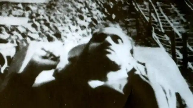 उपाध्याय पठानकोट-सियालदाह एक्सप्रेस में लखनऊ से पटना जा रहे थे. 11 फरवरी 1968 को वे मुगलसराय स्टेशन के पास रेलवे ट्रेक पर मृत पाए गए.