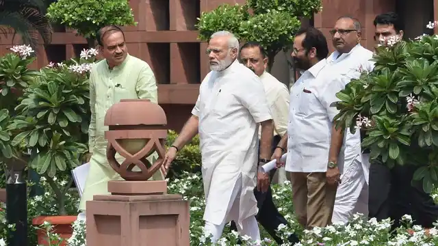 ये सोच गलत है कि अभी चल रही केंद्रीय नेतृत्व की व्यवस्था कोई पुरानी व्यवस्था है.
