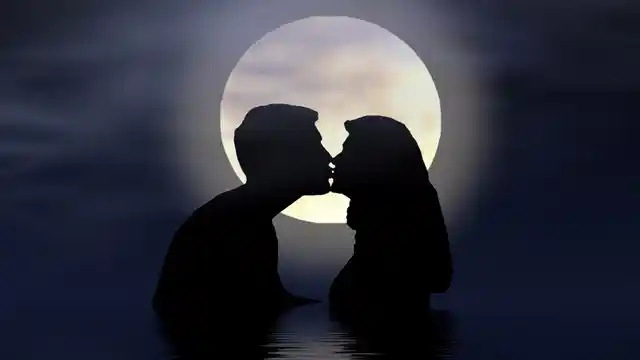 प्राचीन संस्कृत साहित्य में 20 से ज्यादा तरह के किस की विस्तार से चर्चा है