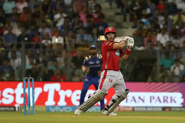 अर्धशतक से चूके एरॉन फिंच आउट