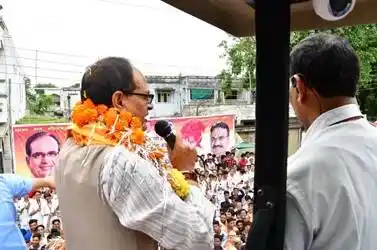 चुनाव रैली में शिवराज चौहान 