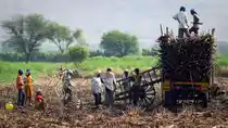 देशव्यापी स्तर पर सबसे पहले 1990 में किसानों के ऋण माफ