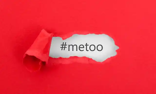 एक्जिक्यूटिव के परिवार ने की मांग, महिला सहकर्मियों को मिले सजा