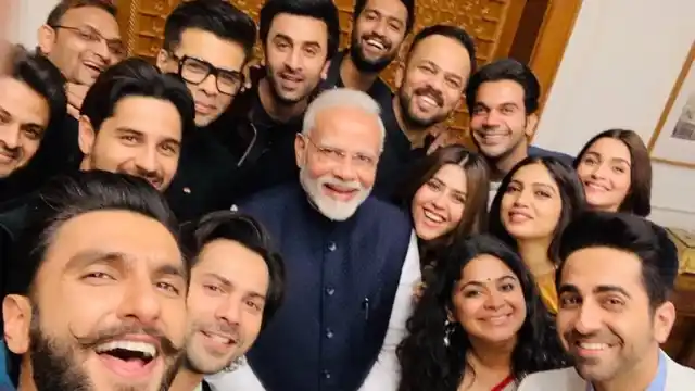 गुरुवार, 10 जनवरी को राजधानी दिल्ली में प्रधानमंत्री नरेंद्र मोदी से मिलते बॉलीवुड के सितारे.