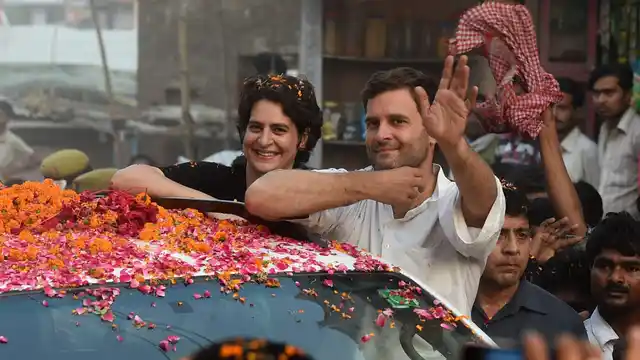 कांग्रेस अध्यक्ष राहुल गांधी के साथ पार्टी महासचिव प्रियंका गांधी
