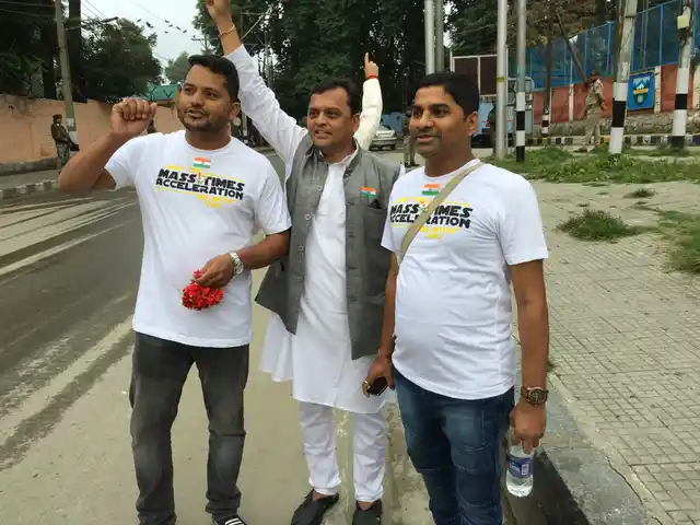 महाराष्ट्र के लोग श्रीनगर में आजादी का जश्न मनाते