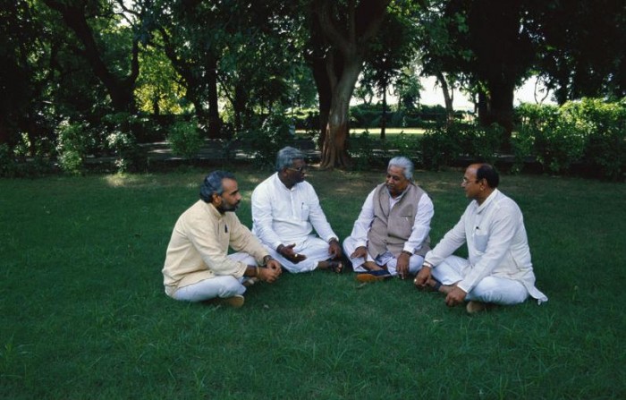 ಅಂದಿನ ಗುಜರಾತ್ ಬಿಜೆಪಿ ನಾಯಕರ ಜತೆ ಮೋದಿ.