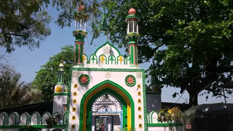 ಕಲಬುರಗಿಯ ಖ್ವಾಜಾ ಬಂದೇ ನವಾಜ್ ದರ್ಗಾ.