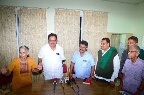 ಭೂಮಿ, ವಸತಿ ಹಕ್ಕು ವಂಚಿತರ ನಡಿಗೆ 'ದಿಡ್ಡಳ್ಳಿ' ಕಡೆಗೆ; ಕೊಡಗಿನಲ್ಲಿಂದು ಸಿದ್ದು ಸರಕಾರಕ್ಕೆ ಛೀಮಾರಿ