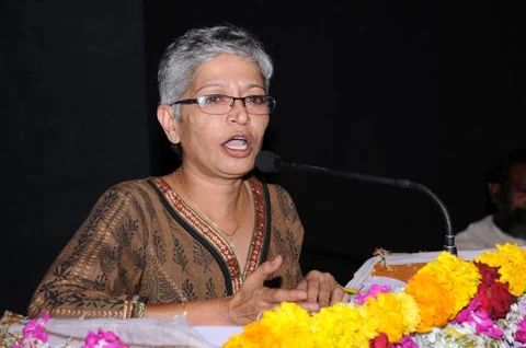 'ಬಂಧನದ ವಾರೆಂಟ್': ಗೌರಿ ಲಂಕೇಶ್ ನ್ಯಾಯಾಲಯಕ್ಕೆ ಹಾಜರು