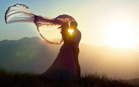 'LOVE in ಮಂಡ್ಯ': ಕೈಕೊಟ್ಟ ಹುಡುಗಿಯ ಮೇಲೆ ಕೇಸು ದಾಖಲಿಸಿ ಕಾಯುತ್ತಿರುವ ಪ್ರೇಮಿ!