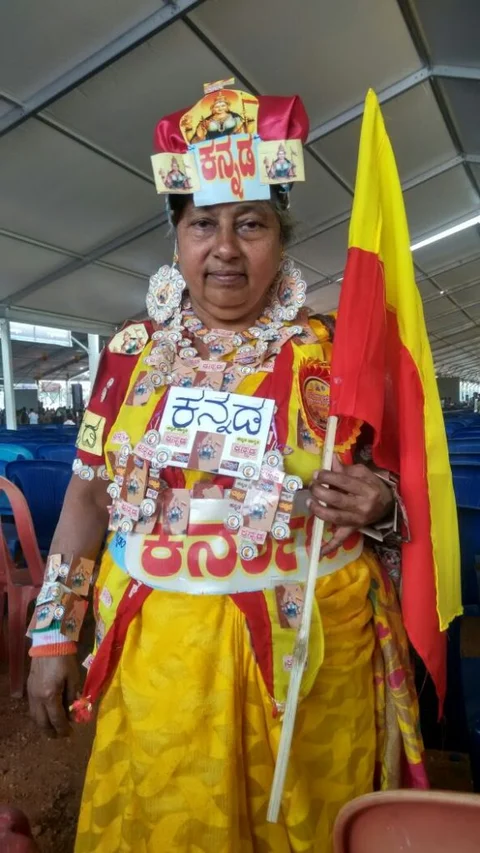 ಸಮ್ಮೇಳನದಲ್ಲಿ ಕನ್ನಡ ಪ್ರೇಮಿ. (ಸಾಂದರ್ಭಿಕ ಚಿತ್ರ)