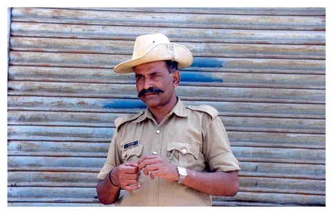 ಪೊಲೀಸರ 'ಅಶಿಸ್ತಿ'ಗೆ ಕಾರಣ ಏನು? 'ಎಸ್ಮಾ' ಝಳಪಿಸಲು ಹೊರಟವರ ಅರಿವಿಗೆ ಬರಬೇಕಾದ ಸರಳ ಸತ್ಯಗಳು!