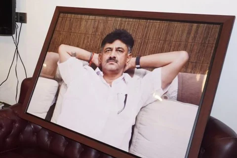 ಐಟಿ ತೋಡಿದ ‘ಹಳ್ಳ’ಕ್ಕೆ ಡಿಕೆಎಸ್ ಎಂಬ ‘ತೋಳ’ ಬಿದ್ದಾಗ; ಯಥಾಸ್ಥಿತಿಗೆ ಇಂಬು ನೀಡುತ್ತಿರುವ ಪ್ರತಿಕ್ರಿಯೆಗಳು!