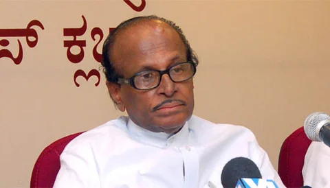 ಮುಖ್ಯಮಂತ್ರಿ ವಿರುದ್ಧ ಮತ್ತೆ ಪೂಜಾರಿ ಗುಡುಗು