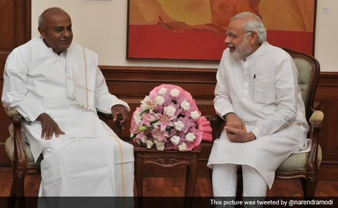 ದೇವೇಗೌಡರನ್ನು ಭೇಟಿಯಾದ ಪ್ರಧಾನಿ ಮೋದಿ (ಫೈಲ್ ಚಿತ್ರ)