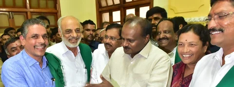 ಎರಡು ಹಂತಗಳಲ್ಲಿ ರೈತರ ಸಾಲಮನ್ನಾ: ಷರತ್ತುಗಳು ಅನ್ವಯ*!