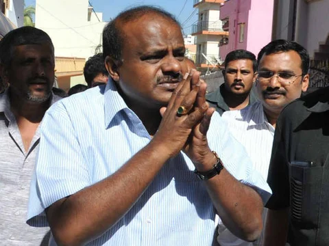 ‘ಮಹಿಳೆಯರ ಮತಕ್ಕೆ 200ರ ನೋಟು’: ಕುಮಾರಸ್ವಾಮಿಯವರಿಗೊಂದು ಕಿವಿಮಾತು!