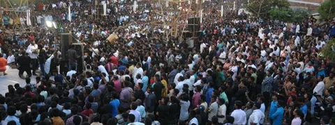 ಕಾರ್ಪೋರೇಟ್ ಕಂಪನಿ ವಿರುದ್ಧ ಜನರ ಪ್ರತಿಭಟನೆ: ಪೊಲೀಸರಿಂದ ಗೋಲಿಬಾರ್