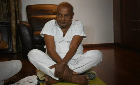 ‘ನಿತ್ಯ ಯೋಗಿ’ ದೇವೇಗೌಡ ಮತ್ತು ಆ 30 ಆಸನಗಳು!