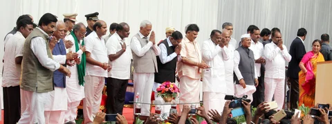 ಕುಮಾರಸ್ವಾಮಿ ಸಂಪುಟದ ಒಟ್ಟು ಮೌಲ್ಯ 1,909 ಕೋಟಿ: ಹೇಗೆ ಅಂತೀರಾ? ಸ್ಟೋರಿ ನೋಡಿ...
