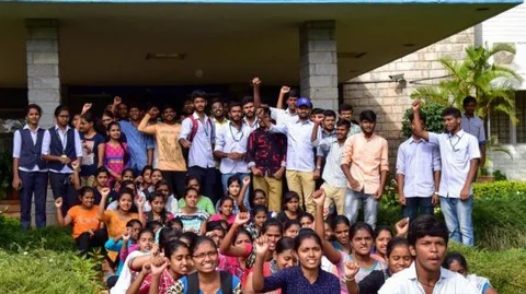 ಸರಕಾರಿ ಕೃಷಿ ವಿವಿ ವಿದ್ಯಾರ್ಥಿಗಳು ಖಾಸಗಿ ಕೃಷಿ ಕಾಲೇಜುಗಳನ್ನು ವಿರೋಧಿಸುತ್ತಿರುವುದೇಕೆ?