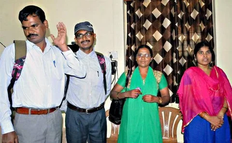 ಎರಡು ವರ್ಷಗಳ ಮುಂಚೆ ಚಿಕ್ಕಮಗಳೂರು ಪೊಲೀಸರಿಗೆ ಶರಣಾದ ಸಮಯದಲ್ಲಿ ನೀಲಗುಳಿ ಪದ್ಮನಾಭ್. (ಎಡದಿಂದ ಎರಡನೇಯವರು). 