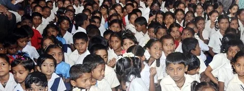ಮಂತ್ರಿಗಳೇ, ಬೀಗ ಜಡಿಯುವ ಬದಲು ಮಕ್ಕಳು ಸರಕಾರಿ ಶಾಲೆಗೆ ಬರುವಂತ ಕೆಲಸ ಮಾಡಿ