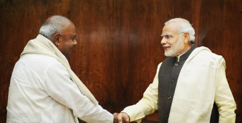 ಟ್ವಿಟರ್ನಲ್ಲೂ ಪ್ರಧಾನಿ ಮೋದಿಯನ್ನು ಫಾಲೋ ಮಾಡದ ದೇವೇಗೌಡರು!