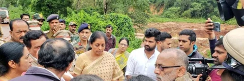 ಪರಿಹಾರದಲ್ಲೂ ‘ಪರಿವಾರ’ ಮರೆಯದ ಸಚಿವೆಯನ್ನು ದಾರಿ ತಪ್ಪಿಸಿದ್ದು ಪ್ರತಾಪ್ ಸಿಂಹ!