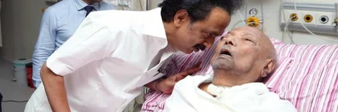ಕರುಣಾನಿಧಿ ಆರೋಗ್ಯ ಅಸ್ಥಿರ; 24 ಗಂಟೆವರೆಗೂ ಏನೂ ಹೇಳಲಾಗದು ಎಂದ ವೈದ್ಯರು