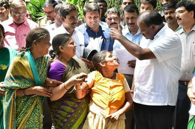 ಜನತಾ ದರ್ಶನ ಕಾರ್ಯಕ್ರಮದಲ್ಲಿ ಕುಮಾರಸ್ವಾಮಿ (ಸಾಂದರ್ಭಿಕ ಚಿತ್ರ)
