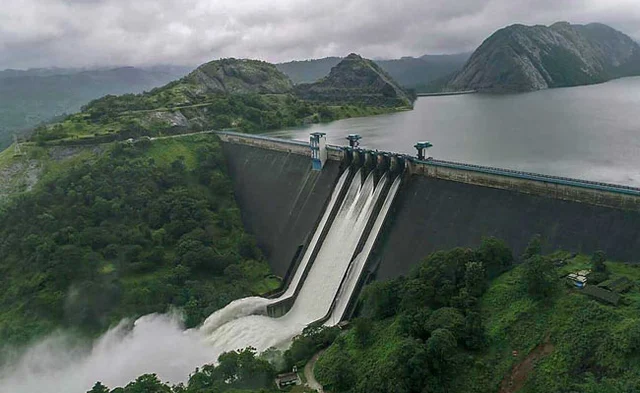 ಸಂಪೂರ್ಣವಾಗಿ ಭರ್ತಿಯಾಗಿರುವ ಇಡುಕ್ಕಿ ಜಲಾಶಯ