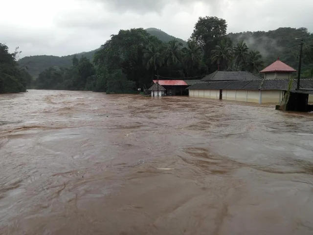 ಜಲಾವೃತವಾಗಿರುವ ಶಿಶಿಲೇಶ್ವರ ದೇವಸ್ಥಾನ