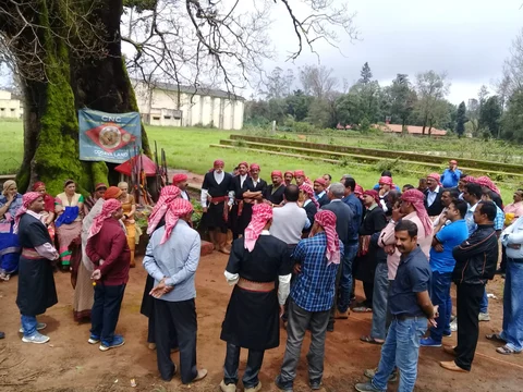 ಸರಳ ಹಬ್ಬದಾಚರಣೆಯ ಇನ್ನೊಂದು ಚಿತ್ರ. 