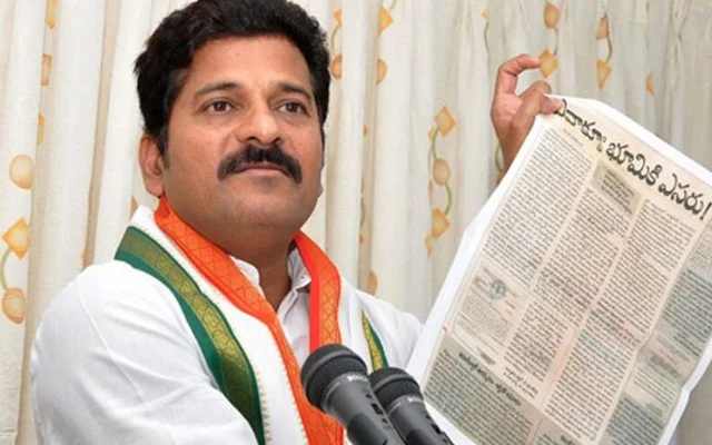 ಪತ್ರಿಕಾಗೋಷ್ಠಿಯೊಂದರಲ್ಲಿ ರೇವಂತ್ ರೆಡ್ಡಿ