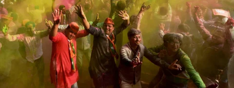 ಇಳಿದ ಇಂಧನ ಬೆಲೆ, ದೇಶಾದ್ಯಂತ ಸಂಭ್ರಮಾಚರಣೆ!